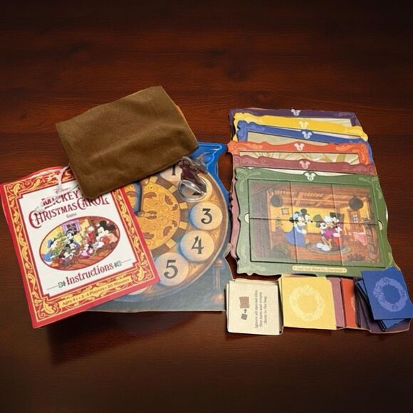 2022 Disney Mickey's Christmas Carol Holiday Game By Funko 2-4 players - Picture 2 of 3